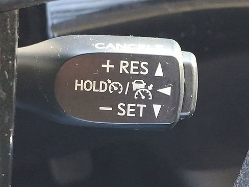 Used 2022 Toyota Prius L Eco image 21