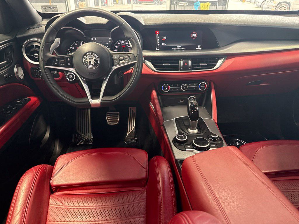 Used 2018 Alfa Romeo Stelvio Ti Sport AWD/4WD image 21