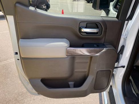 Used 2020 Chevrolet Silverado 1500 LTZ w/ LTZ Premium Package AWD/4WD image 10