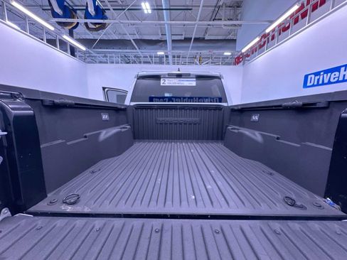 Used 2024 Toyota Tacoma TRD Off-Road image 39