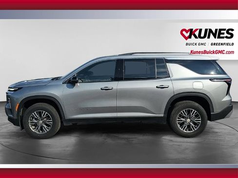 Used 2024 Chevrolet Traverse LT AWD/4WD image 9