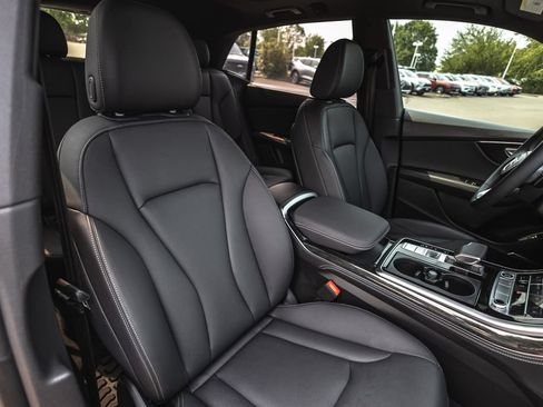 Used 2025 Audi Q8 Premium Plus AWD/4WD image 27