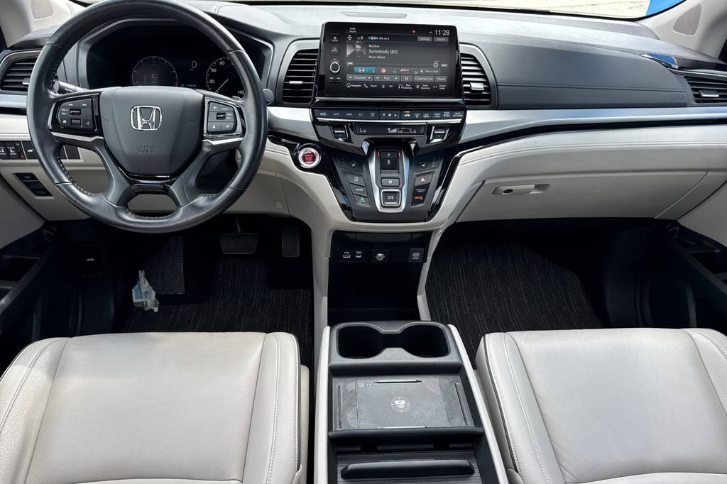 Certified 2025 Honda Odyssey Touring image 17