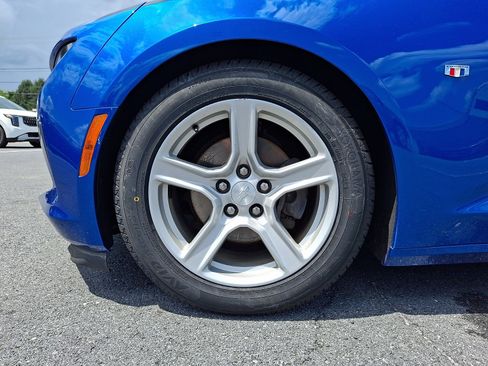 Used 2017 Chevrolet Camaro LT RWD image 10