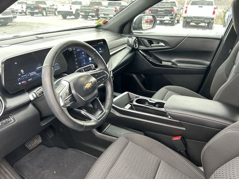 Used 2025 Chevrolet Equinox LT image 24