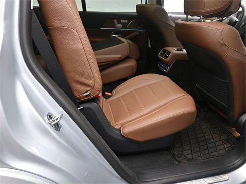 New 2026 Mercedes-Benz GLS 450 4MATIC image 28