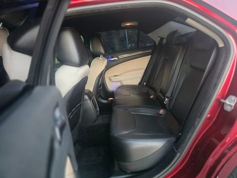 Used 2018 Chrysler 300 Touring w/ Chrome Appearance Package RWD image 27
