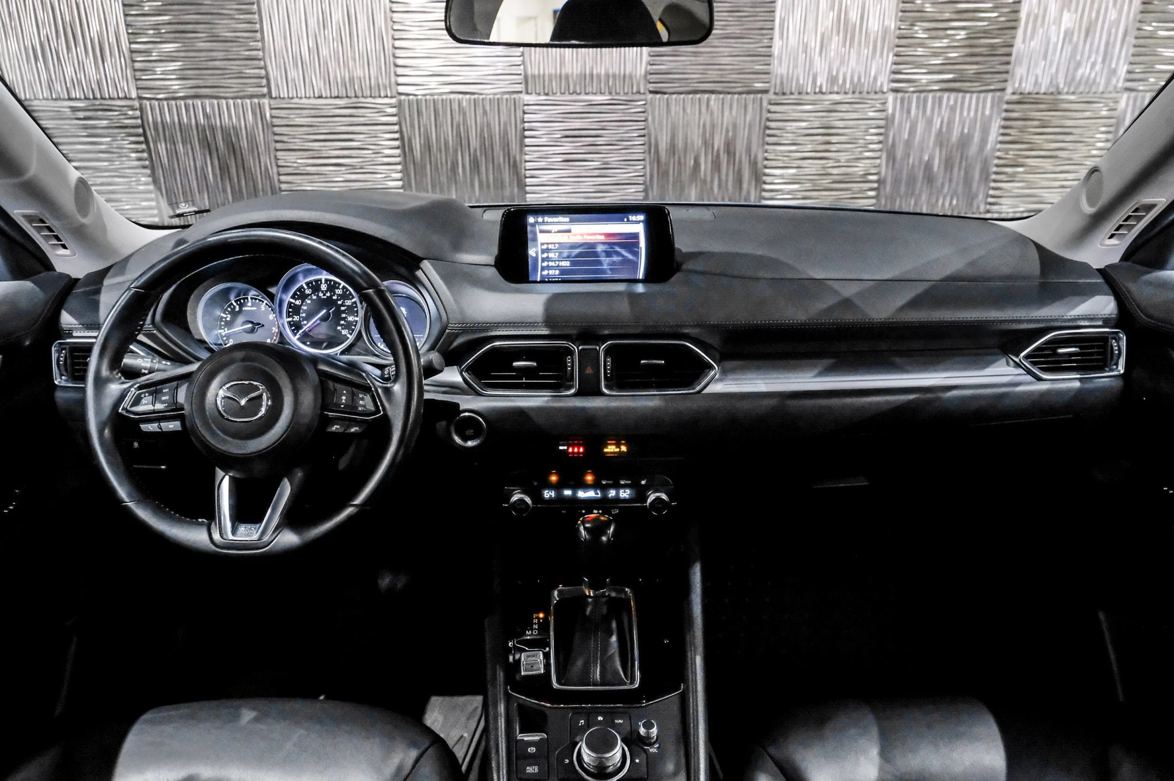 Used 2020 MAZDA CX-5 Touring FWD image 15