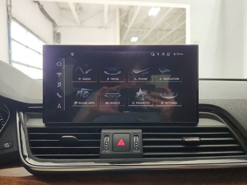 Used 2023 Audi Q5 2.0T Premium w/ Convenience Package image 19