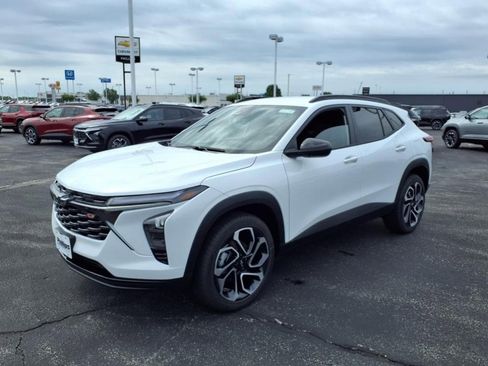 New 2025 Chevrolet Trax RS w/ Driver Confidence Package image 8