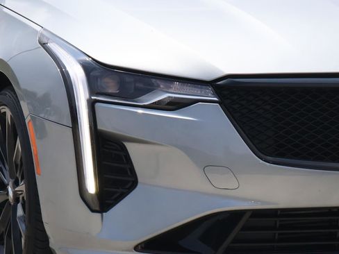 Used 2025 Cadillac CT4 Luxury RWD image 9
