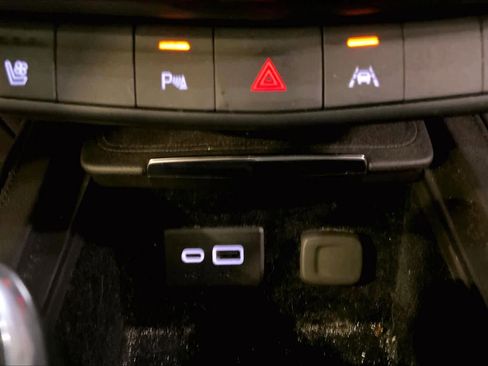 Used 2023 Cadillac XT4 Premium Luxury image 36