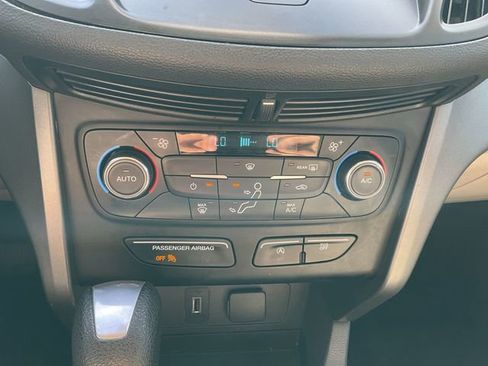 Used 2017 Ford Escape SE w/ Equipment Group 201A image 15