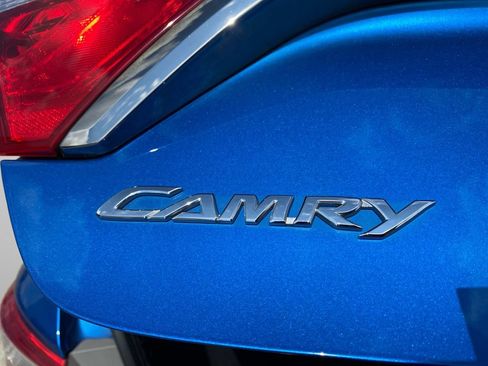 Used 2017 Toyota Camry SE FWD image 17