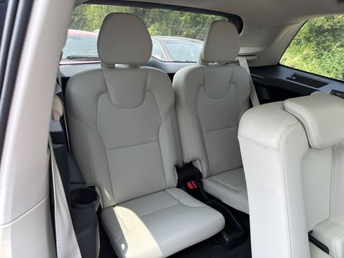 Used 2021 Volvo XC90 T6 Momentum w/ Climate Package AWD/4WD image 25