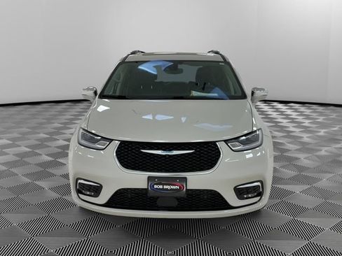 Used 2021 Chrysler Pacifica Limited w/ Premium & Safety Sphere Group FWD image 8