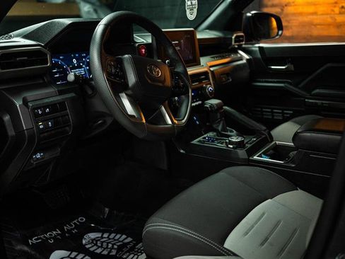 Used 2025 Toyota Tacoma TRD Off-Road image 8