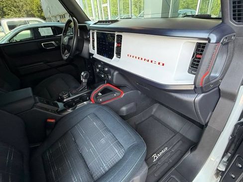 Used 2024 Ford Bronco Heritage Edition AWD/4WD image 17