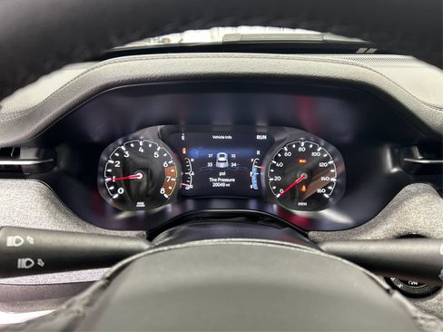 Used 2025 Jeep Compass Latitude w/ Convenience Group AWD/4WD image 15