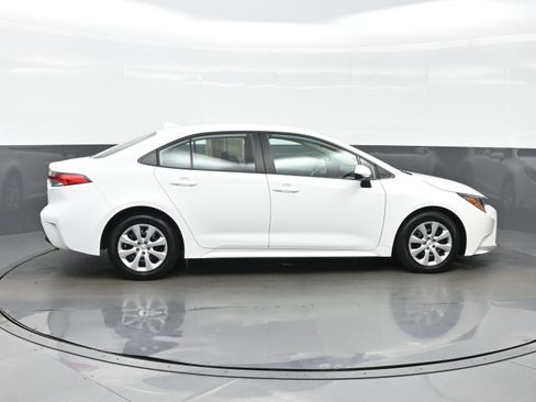 Used 2024 Toyota Corolla LE FWD image 7