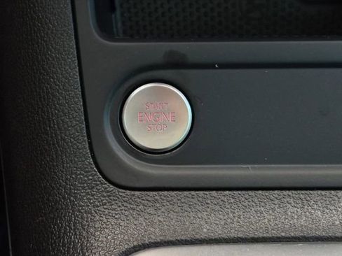 Used 2017 Volkswagen Tiguan Sport FWD image 32
