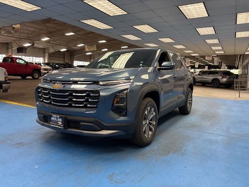 New 2026 Chevrolet Equinox LT w/ Convenience Package II AWD/4WD image 11