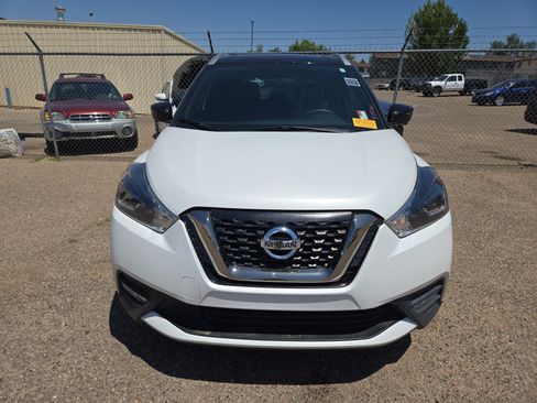 Used 2019 Nissan Kicks SR w/ SR Premium Package FWD image 2