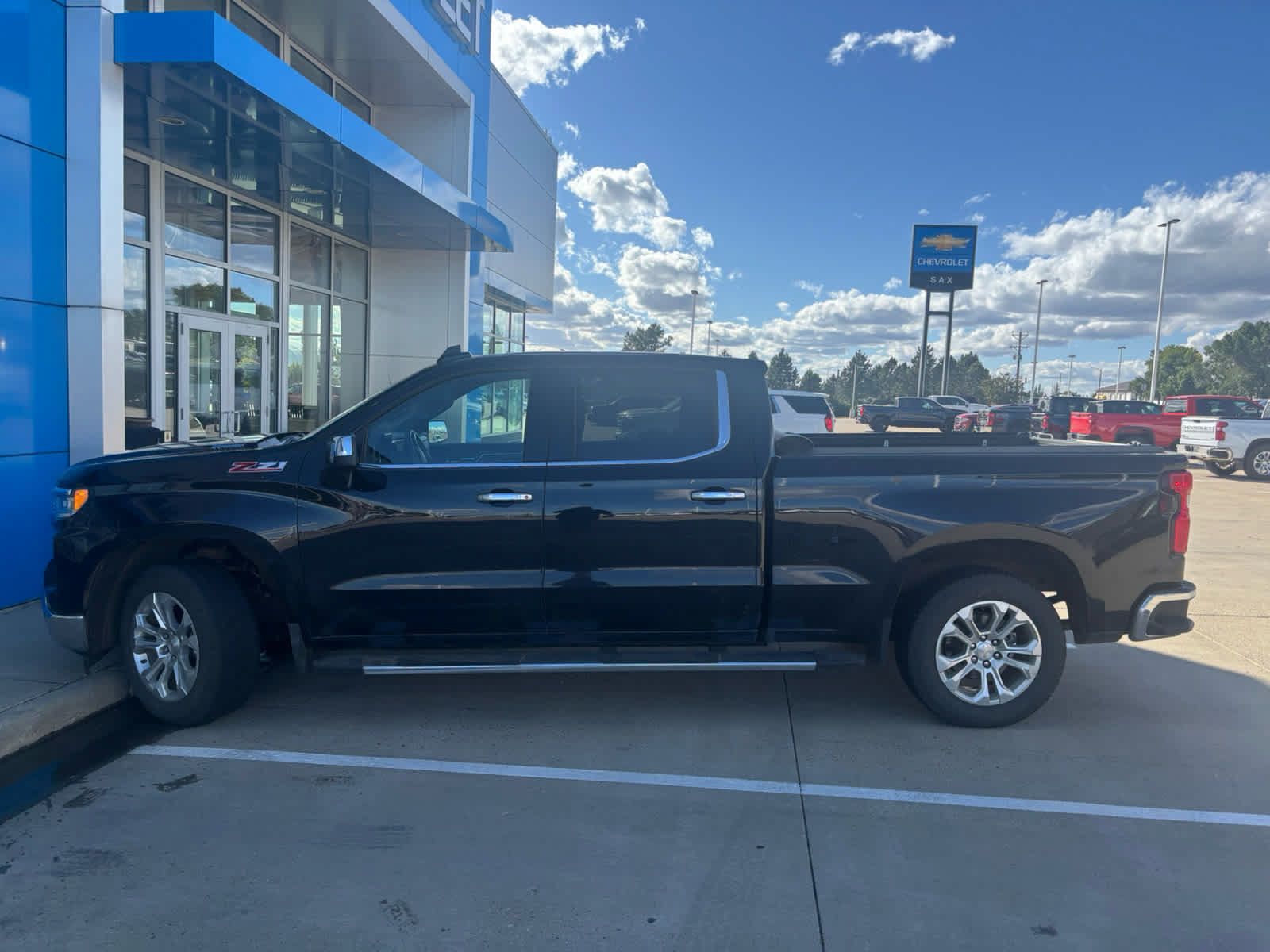 Used 2023 Chevrolet Silverado 1500 LTZ w/ LTZ Premium Package AWD/4WD image 1