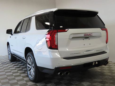 Used 2022 GMC Yukon Denali w/ Denali Ultimate Package AWD/4WD image 3