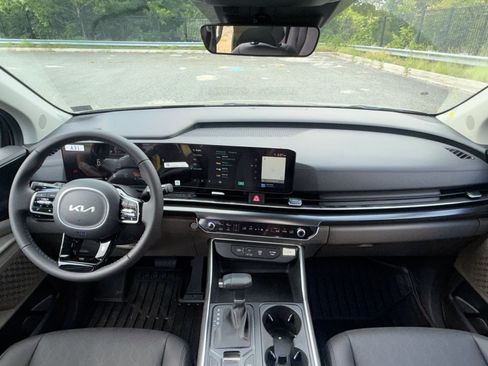 New 2026 Kia Carnival FWD image 45