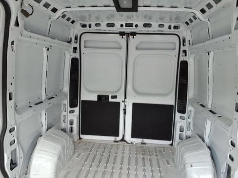 Used 2025 RAM ProMaster 2500 w/ Convenience Group FWD image 5