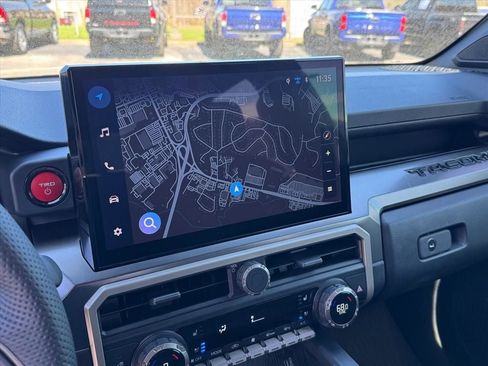 Used 2025 Toyota Tacoma TRD Off-Road w/ TRD Off Road Premium Package image 25