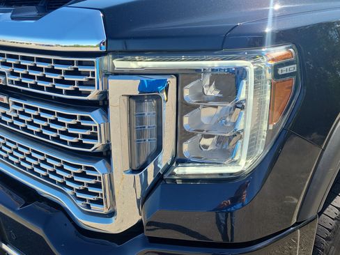 Used 2021 GMC Sierra 3500 Denali w/ Denali Black Diamond Edition AWD/4WD image 9