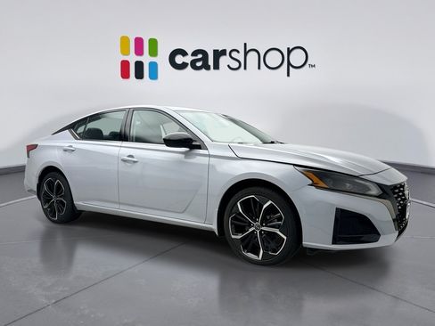 Used 2023 Nissan Altima 2.5 SR AWD/4WD image 7