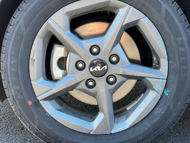 Used 2025 Kia K4 FWD image 6