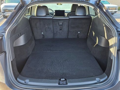 Used 2021 Tesla Model Y Long Range image 9