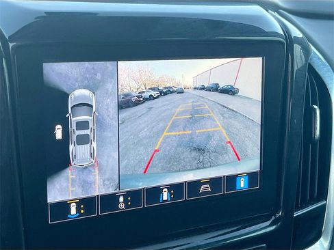 Used 2023 Chevrolet Traverse RS image 13