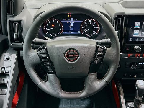 Used 2025 Nissan Frontier PRO-4X w/ Pro Premium Package image 10