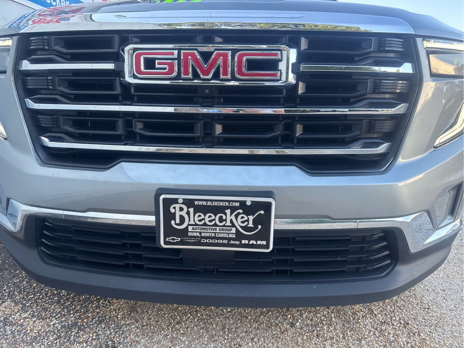 Used 2024 GMC Acadia Elevation AWD/4WD image 11