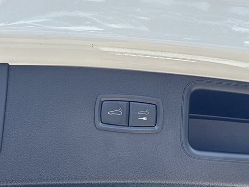 Used 2022 Porsche Macan AWD/4WD image 9