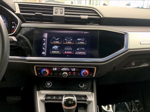 Used 2021 Audi Q3 2.0T Premium w/ Convenience Package AWD/4WD image 7