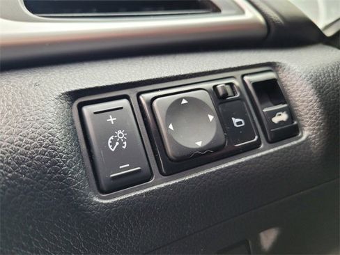 Used 2018 Nissan Sentra S image 19
