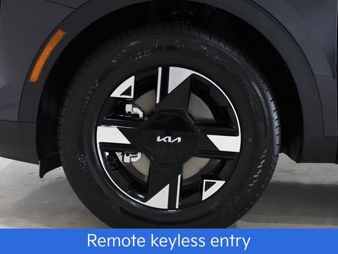 New 2026 Kia Sportage LX FWD image 6