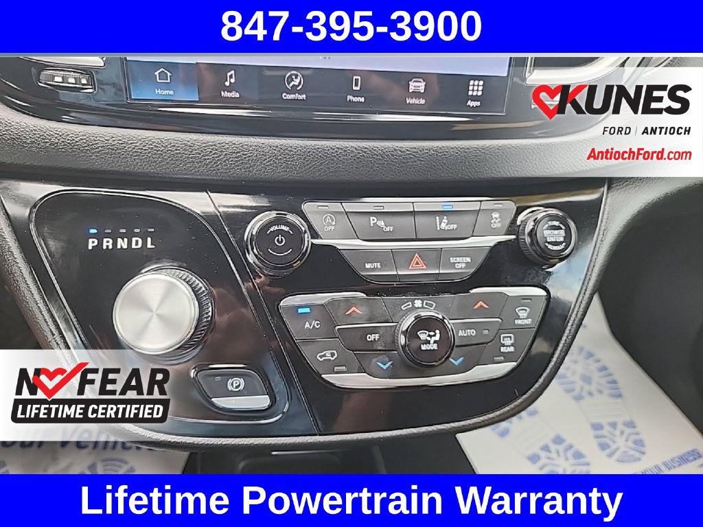 Used 2025 Chrysler Pacifica Select FWD image 29