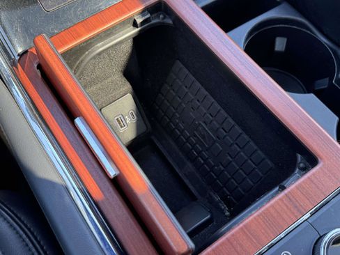 Used 2024 Lincoln Navigator Reserve image 13