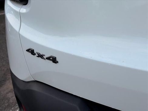 Used 2021 Jeep Renegade Latitude image 12