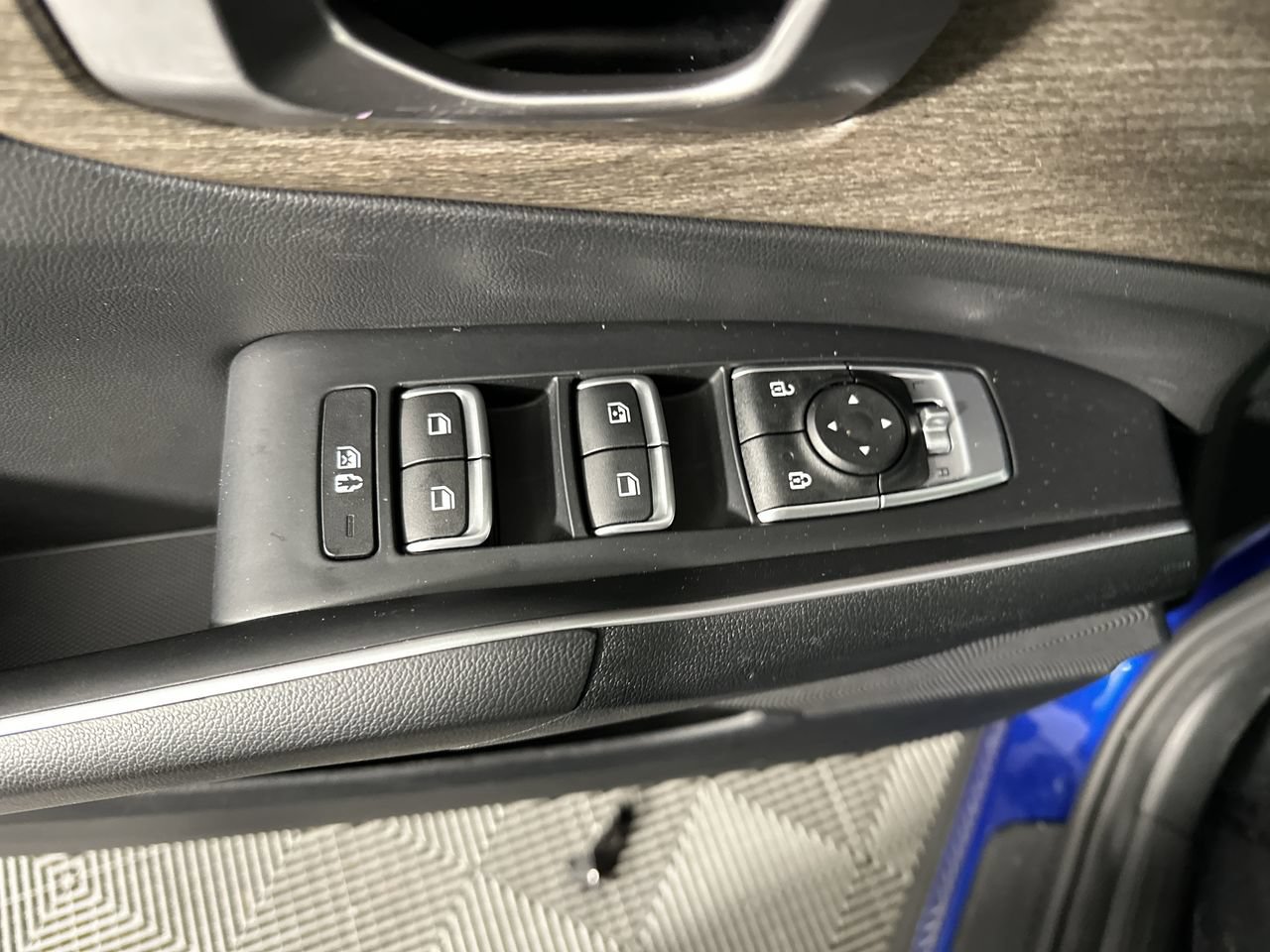 Used 2023 Kia Sorento EX w/ Panoramic Sunroof Package FWD image 3