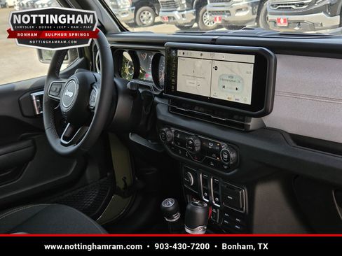 Used 2025 Jeep Wrangler Sport AWD/4WD image 27