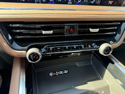 New 2026 Chevrolet Suburban High Country AWD/4WD image 25