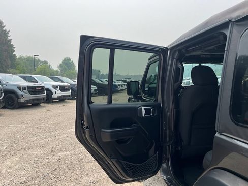 Used 2023 Jeep Wrangler Unlimited Sport AWD/4WD image 29